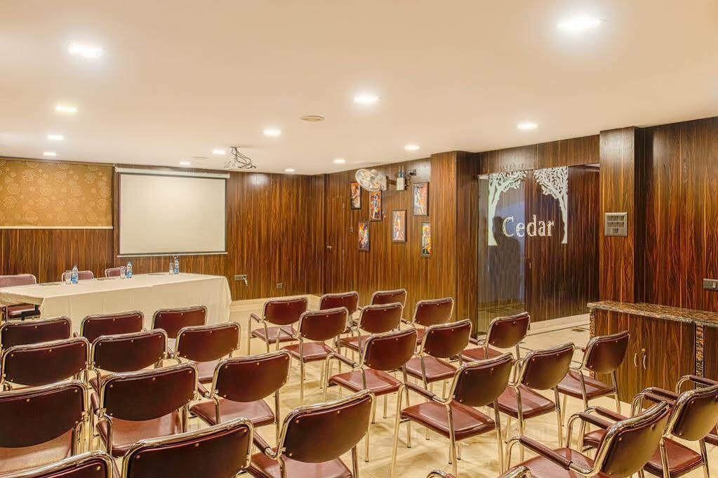Treebo Orion Sapphire, Beck Bagan Hotell Calcutta Exteriör bild